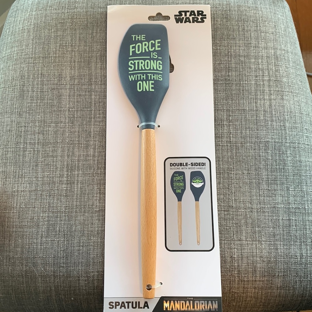 Disney Star Wars Mandalorian Spatula - The Force is Strong with this one